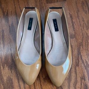 Marc Jacobs Tan Patent Leather Elastic Back Flats, size 38